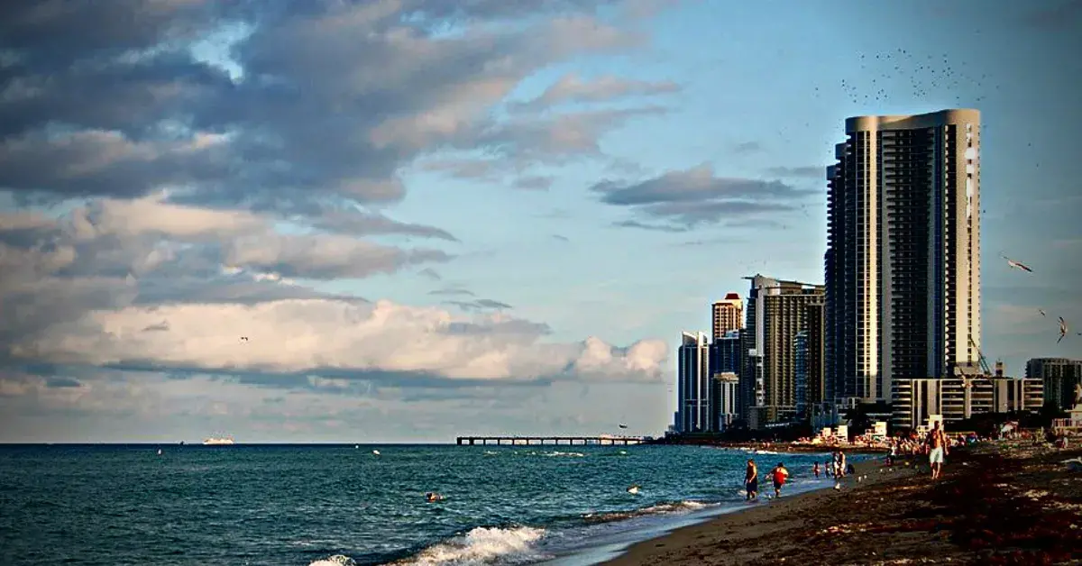 Is Hollywood Beach A Nice Beach